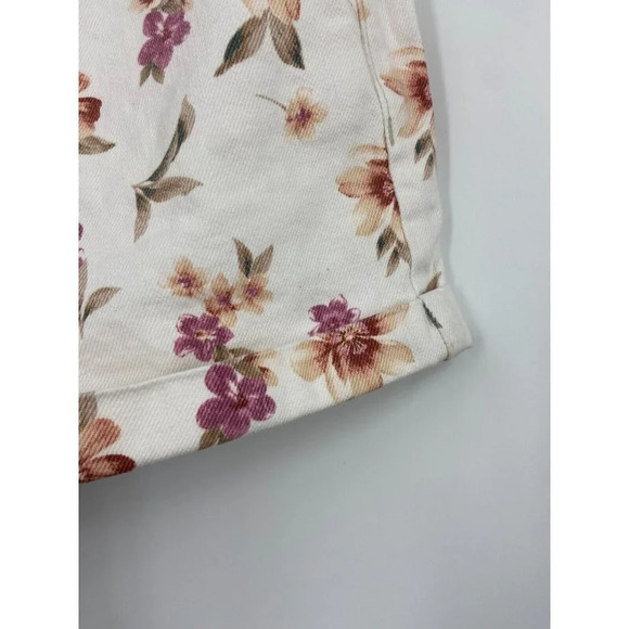 American Eagle Women's Mom Short Floral Mid Rise Denim Cuffed Shorts Size 00 NWT - Picture 4 of 13